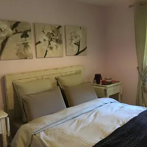 Aux Perderies Bed & Breakfast