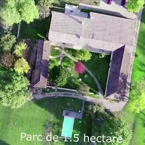 Domaine De Gaia, Piscine, Petanque, Ping Pong, Proche Saint-emilion Bed & Breakfast